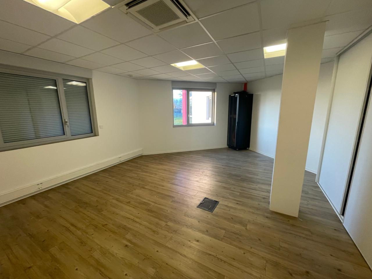 Bureau Ennery 530m² Location bureau Ennery Moselle OLBUR2427304 7